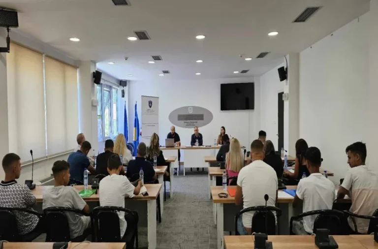 Tryezë: Promovimi i të drejtave të komunitetit rom dhe pjesëtarëve të saj në jetën institucional