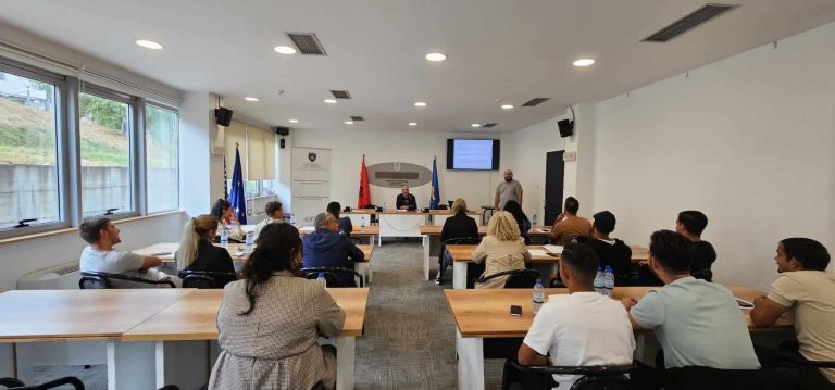 Dardanapress organizon trajnimin ”Mbrojtja dhe promovimi i të drejtave të Komuniteteve”