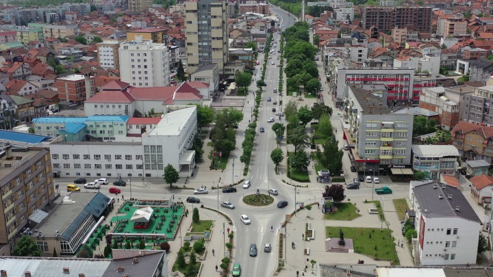 Gjilan: Ndëshkohet qytetari për hedhje të mbeturinave në hapësirë publike