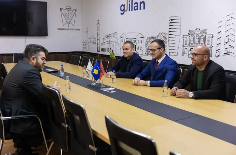 Kryetari Hyseni ka nënshkruar marrëveshjen me kryetarin e KBI-së, Naim Aliu për hartimin e projektit të varrezave të qytetit