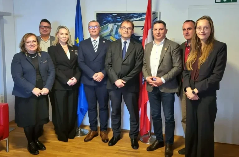 Rektori i Universitetit Publik “Kadri Zeka” ka zhvilluar takim të rëndësishëm me Ambasadorin e Austrisë në Kosovë