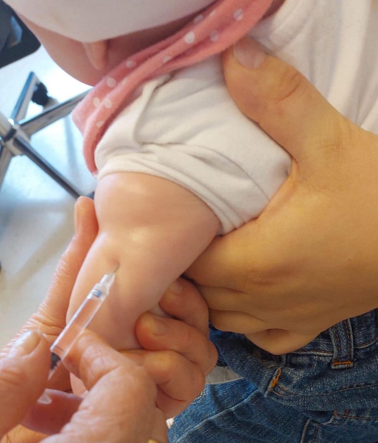 Ka filluar dhënja e vaksinave me kalendarin e ri në QKMF “dr. Nagip Rexhepi” në Gjilan