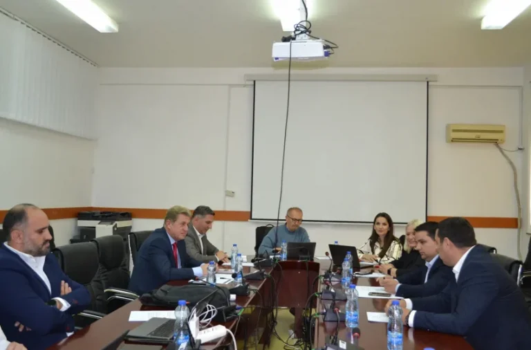 Këshilli Drejtues i Universitetit Publik “Kadri Zeka” ka bërë verifikimin e mandatit të anëtarit të ri