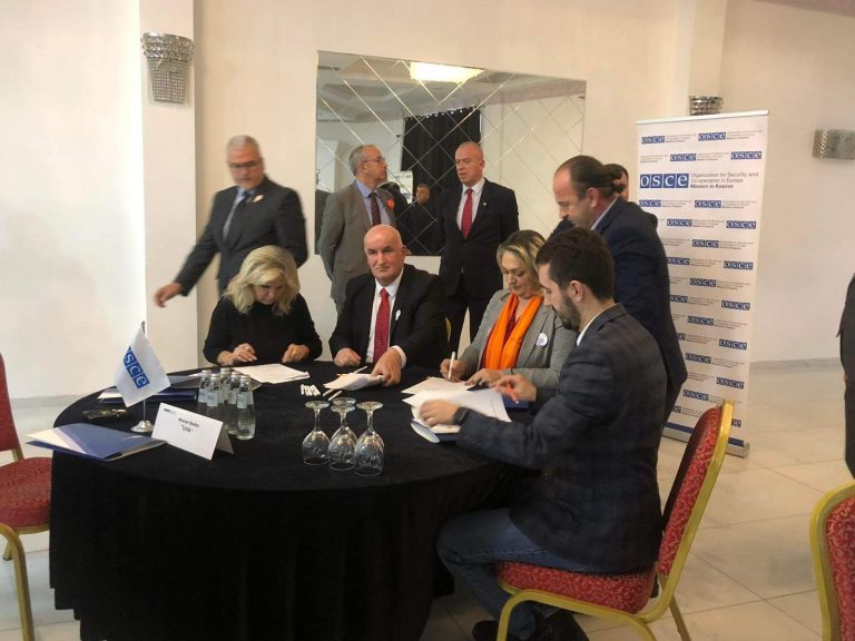 Kryetari Haliti nënshkruan memorandumin e bashkëpunimit për përkrahjen e strehimorës për mbrojtjen e viktimave të dhunës në familje