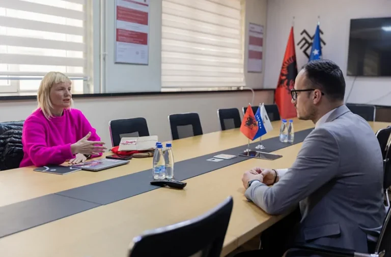 Kryetari Hyseni pret Uta Ibrahimin, diskutojnë për promovimin e alpinizmit