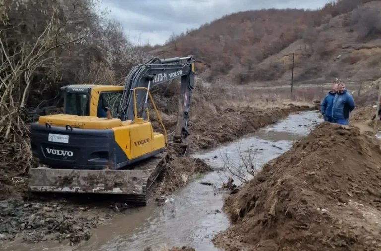 Hyseni: Pastrimi i shtretërve të lumenjve po vazhdon tani edhe në Bresalc dhe Miresh