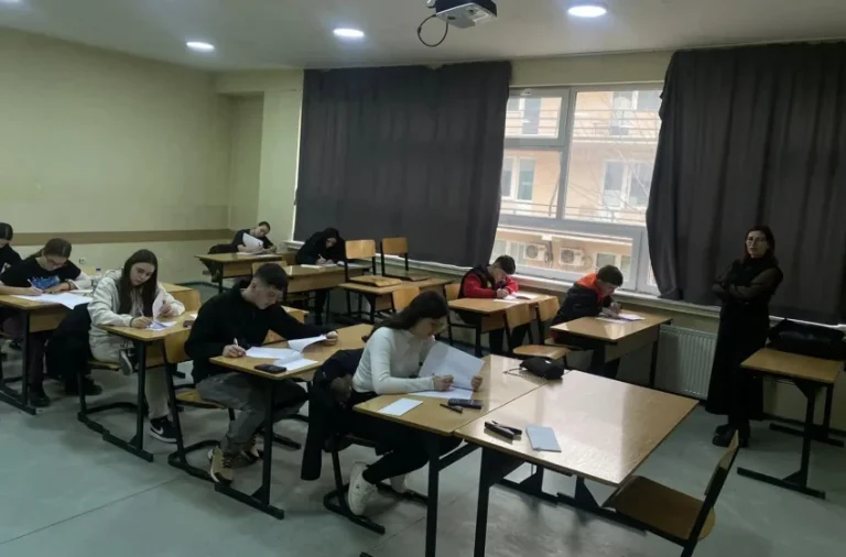 Janë mbajtur në Gjilan garat nga lënda e fizikës për klasët e IX, X, XI, XII