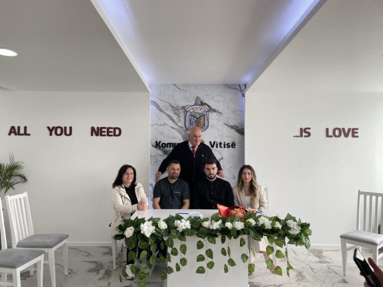 Përurohet salla e kurorëzimeve në Viti