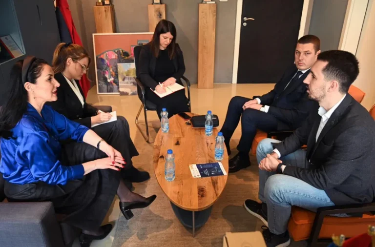 Kryetari i Kamenicës ka pritur në takim përfaqësues nga Agjencia për Informim dhe Privatësi