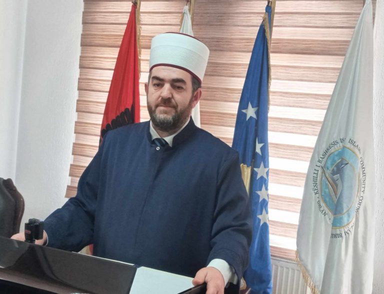 Kryetari i Këshillit të Bashkësisë Islame të Gilanit, Naim ef. Aliu uron besimtarëve muajin e Ramazanit!