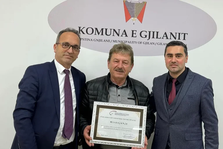 Mirënjohje për Hajrush Ismajlin, punoi mbi 23 vite në administratën e Gjilanit