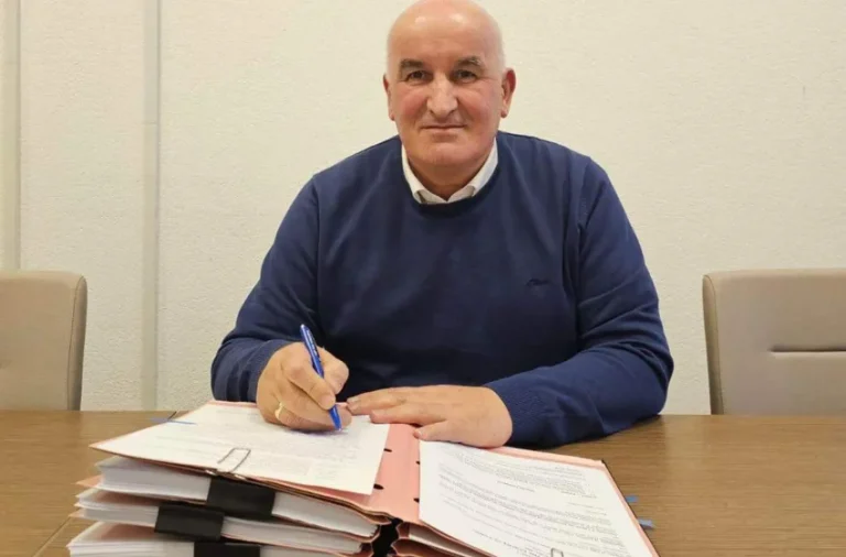 Kryetari Haliti ka nxjerrë vendim për regjistrimin falas të komunitetit rom, egjiptas dhe ashkali