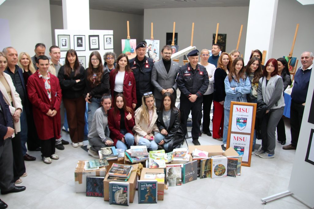 Tri shkolla italiane dhurojnë libra për ShMAP  Adem Kastrati  në Gjilan