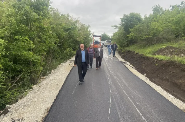 Skifteraj dhe Remniku lidhën me rrugën e re të asfaltuar në lagjen e Toplaneve