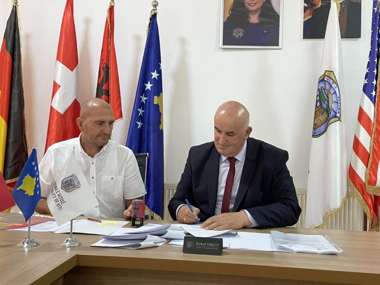 Kryetari Haliti nënshkruan marrëveshje bashkëpunimi me Fondacionin Kosovë-Luksemburg pritën që fillimisht të përkrahën tri fshatra