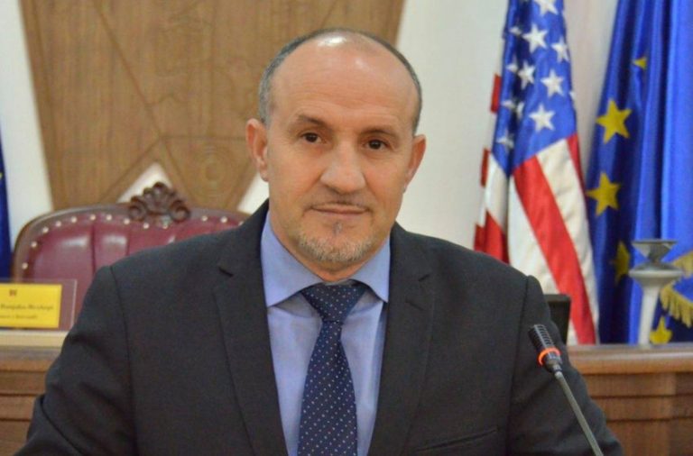 Aliu: Qeverisja e VV në Gjilan do të mbahet mend veç për skandale, punësime nepotike e rehatim të militantëve partiakë