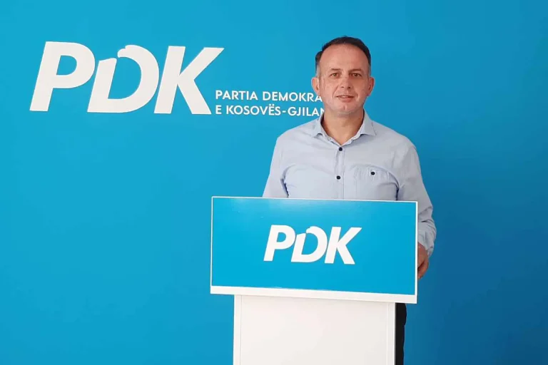 PDK: Inatet politike po e fundosin Gjilanin, kryetari i komunës po bënë lojën e viktimizimit politik
