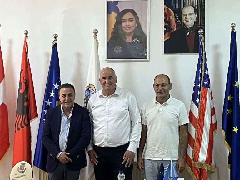 Kryetari Haliti priti në takim kryetarin e Komunës arbëreshe të Italisë – Bashkisë së Strigarit, Damiano Baffa