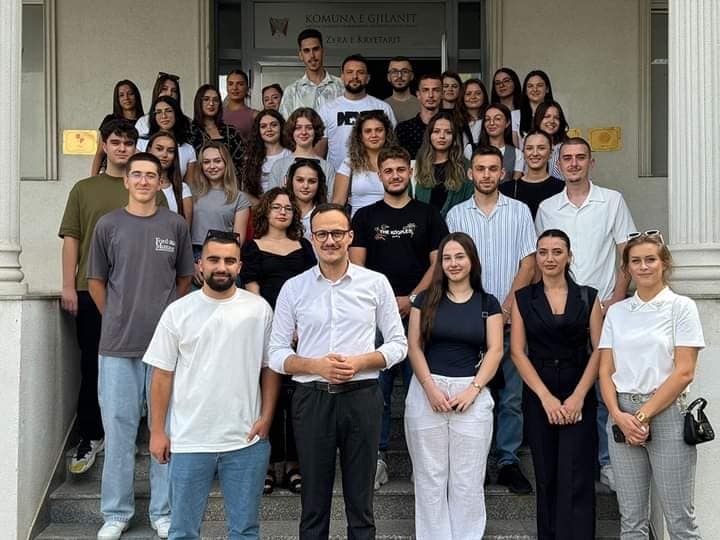 Përfundojnë praktikën në komunë 70 të rinj