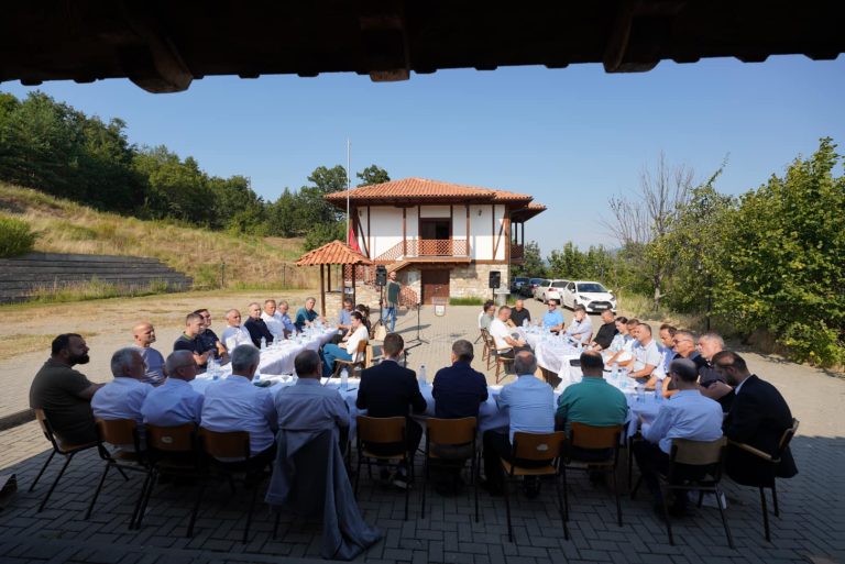 Kryetari Rahimaj: Tryezë diskutimi me personalitetet që nderojnë Kamenicën