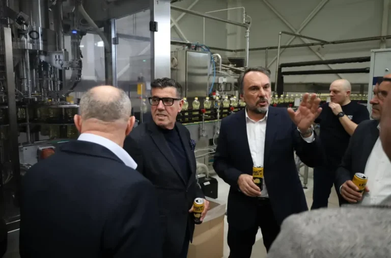 Haziri: Fabrika për prodhimin e vajit “Floil”, brendi unik Made in Kosova, është krenaria e Gjilanit