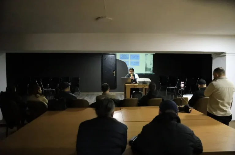 Në “Talia Diskutimi 2025” u fol për dramaturgjinë shqiptare dhe teatrin kosovar në raport me atë ndërkombëtar