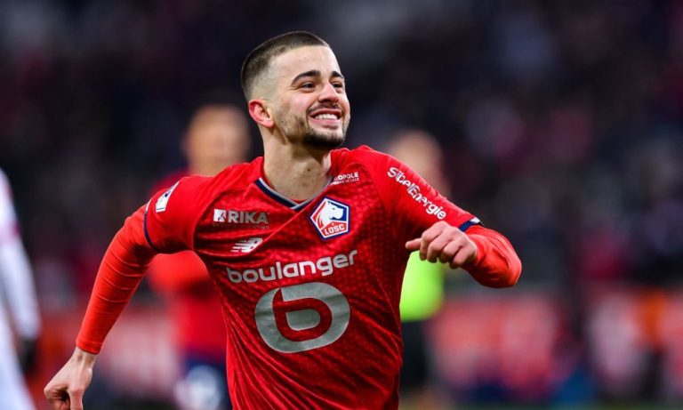Zhegrova shihet si zëvendësues i Kvaratskhelias te Napoli