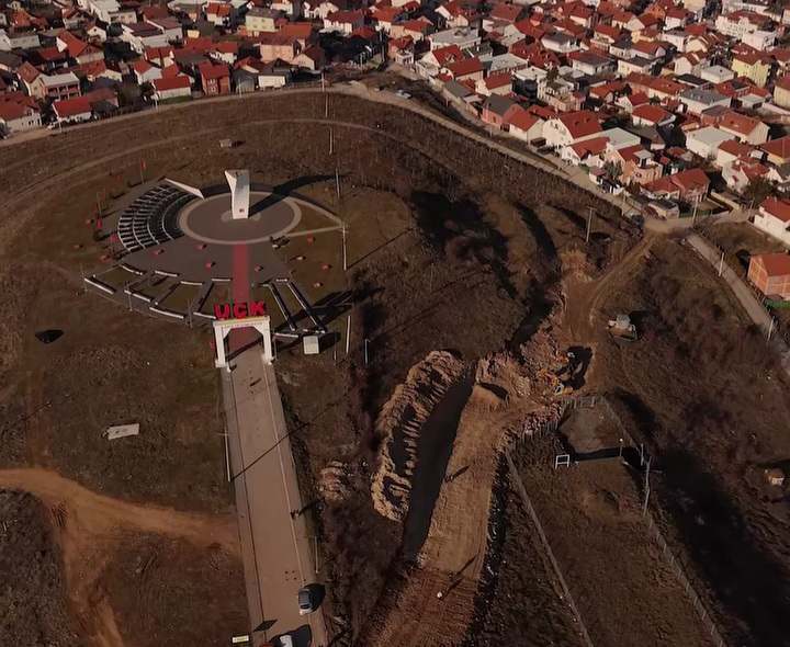 Ndërtohet rruga e re për në Kodrën e Dëshmorëve në Gjilan