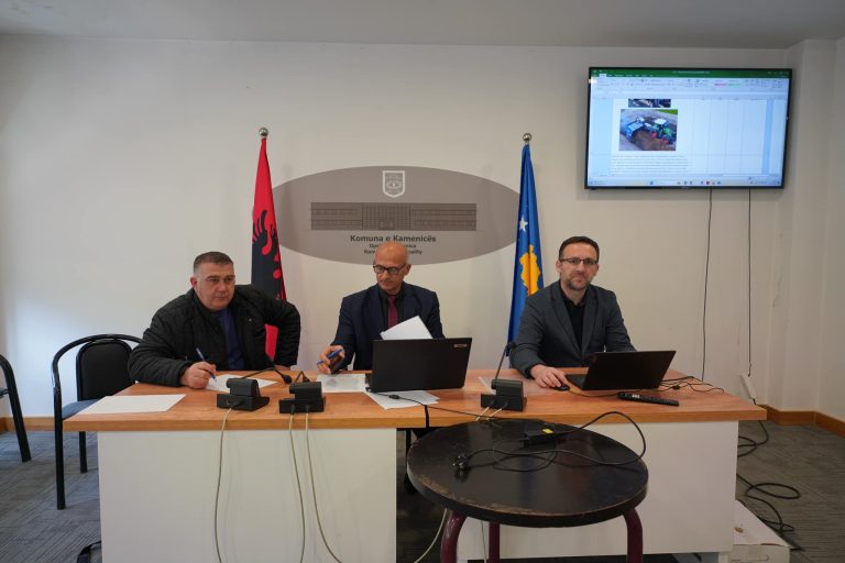 Prezentohet projekti, “Ndërtimi dhe Zhvillimi i Qendrës së Kompostimit për Menaxhimin Qarkor të Mbeturinave” në Kamenicë