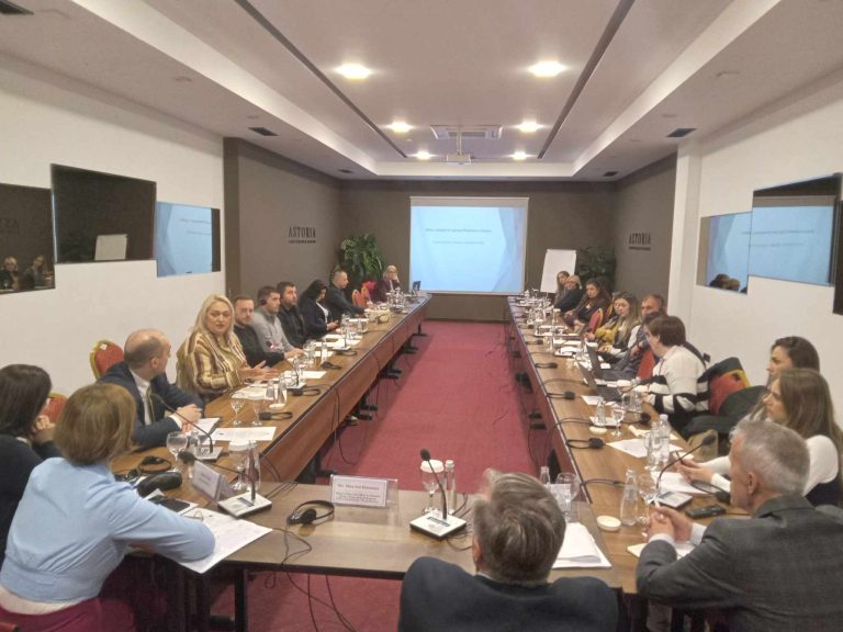 Diskutohet për fuqizimin e të drejtave të pakicave dhe përdorimit të gjuhëve