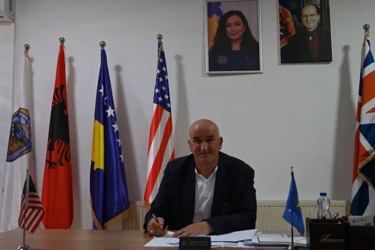 Kryetari i Komunës së Vitisë, Sokol Haliti uron maturantët