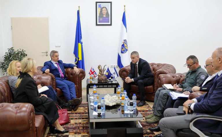 Zëvendësdrejtori i përgjithshëm i Policisë së Kosovës takoi ambasadorin e Britanisë së Madhe në Kosovë