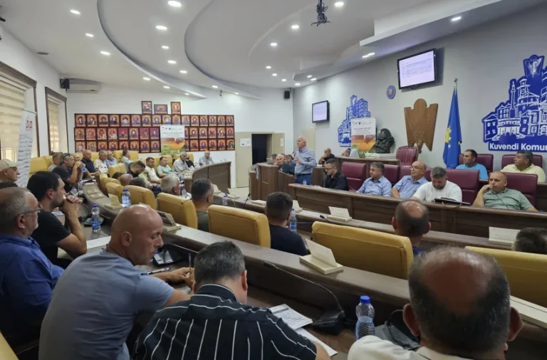 U mbajt takimi informues mbi skemën e granteve investuese për fermerët në Gjilan
