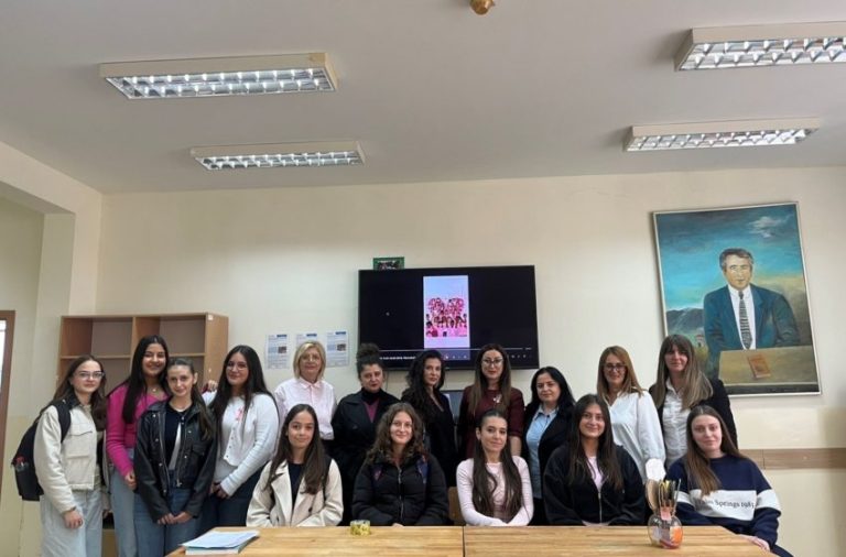 U mbajt takimi sensibilizues në kuadër të muajit të ndërgjegjësimit për kancerin e gjirit