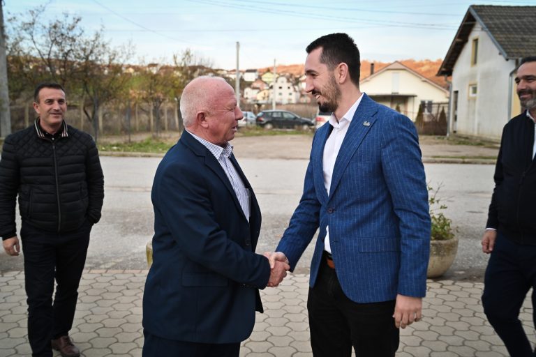 Pensionohet drejtori i SHFMU “Fan S. Noli”, Mustafa Rrudhani