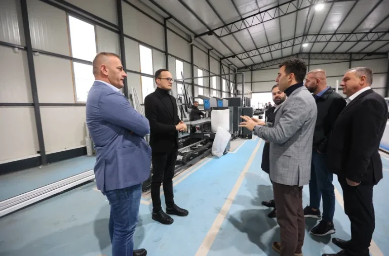 Aktivitete zgjedhore të Alban Hysenit – vizita në biznese, në Zhegër, Velekincë…