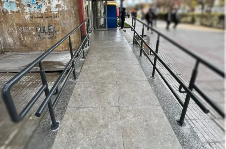 Sigurohet qasje e lehtë për personat me aftësi të kufizuara në Administratën e komunës së Gjilanit