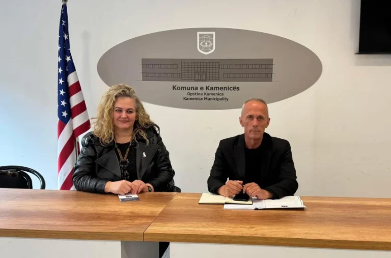 Mbahet aktiviteti informues, – “Dyert e hapura me qytetarë” në Kamenicë