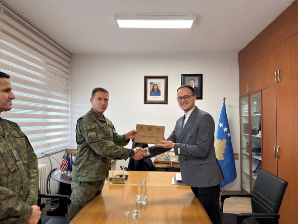 Kryetari Hyseni: I nderuar që pranova Mirënjohje nga Komandanti i Regjimentit të Parë të Këmbësorisë së FSK-së