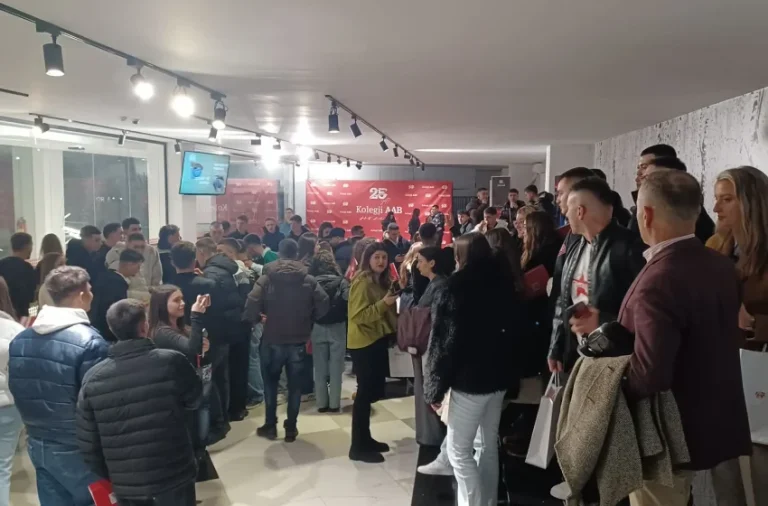 Hulumtimi i programeve universitare dhe programeve trajnuese për arsim dhe aftësim të mëtutjeshëm në Kolegjin AAB