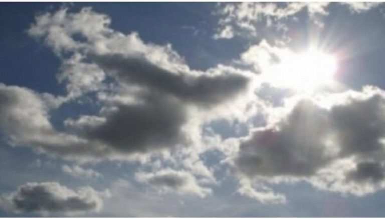 Moti sot me diell dhe vranësira