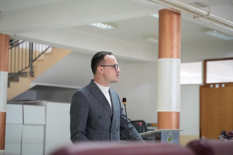 Kryetari i Komunës së Gjilanit, Alban Hyseni prezantoi raportin njëvjeçar të punës