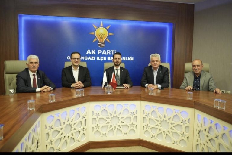 Kryetari Hyseni, takuan kryetarin e AKP-së në Komunën Osman Gazi, në Turqi