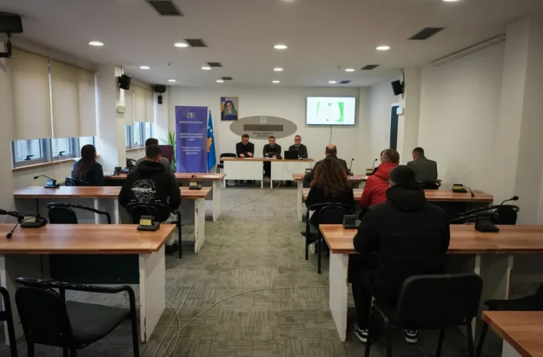 Prezantohet raporti analitik mbi transparencën, integritetin dhe menaxhimin e projekteve publike në Komunën e Kamenicës