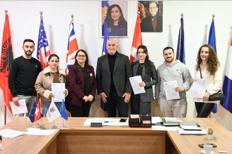 Në Viti u punësuan edhe 8 mjekë të përgjithshëm