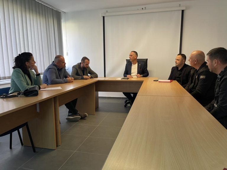 Rexhepi: Siguria, disiplina dhe cilësia në shkolla mbeten objektiva të përbashkëta me Këshillin e Prindërve