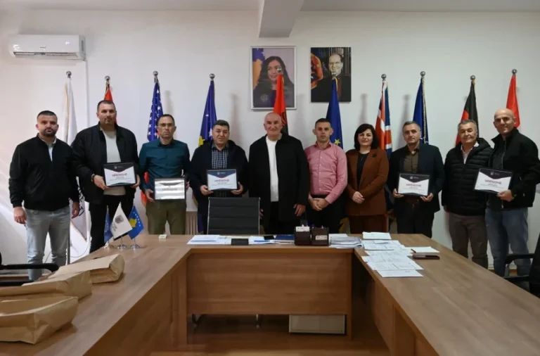 Mirënjohje zyrtarëve policorë për kontributin e tyre në zbardhjen e rasteve të vjedhjeve dhe sigurisë publike