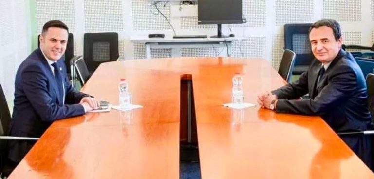 Nuk kanë alternativë tjetër”, Salihaj me paralajmërim të fortë për Kurtin dhe Abdixhikun