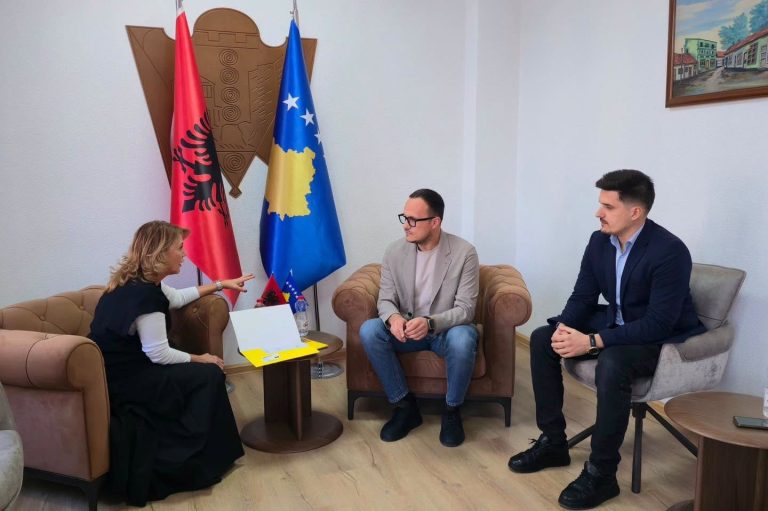 Gjilani vazhdon mbështetjen për bizneset përmes granteve të reja