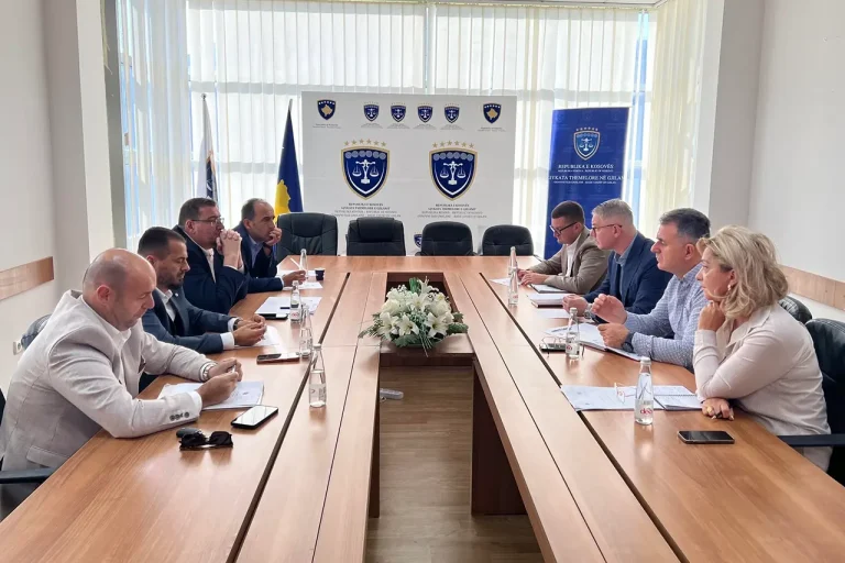 Kryetari i Gjykatës Themelore në Gjilan takon përmbaruesit privatë të regjionit të Gjilanit